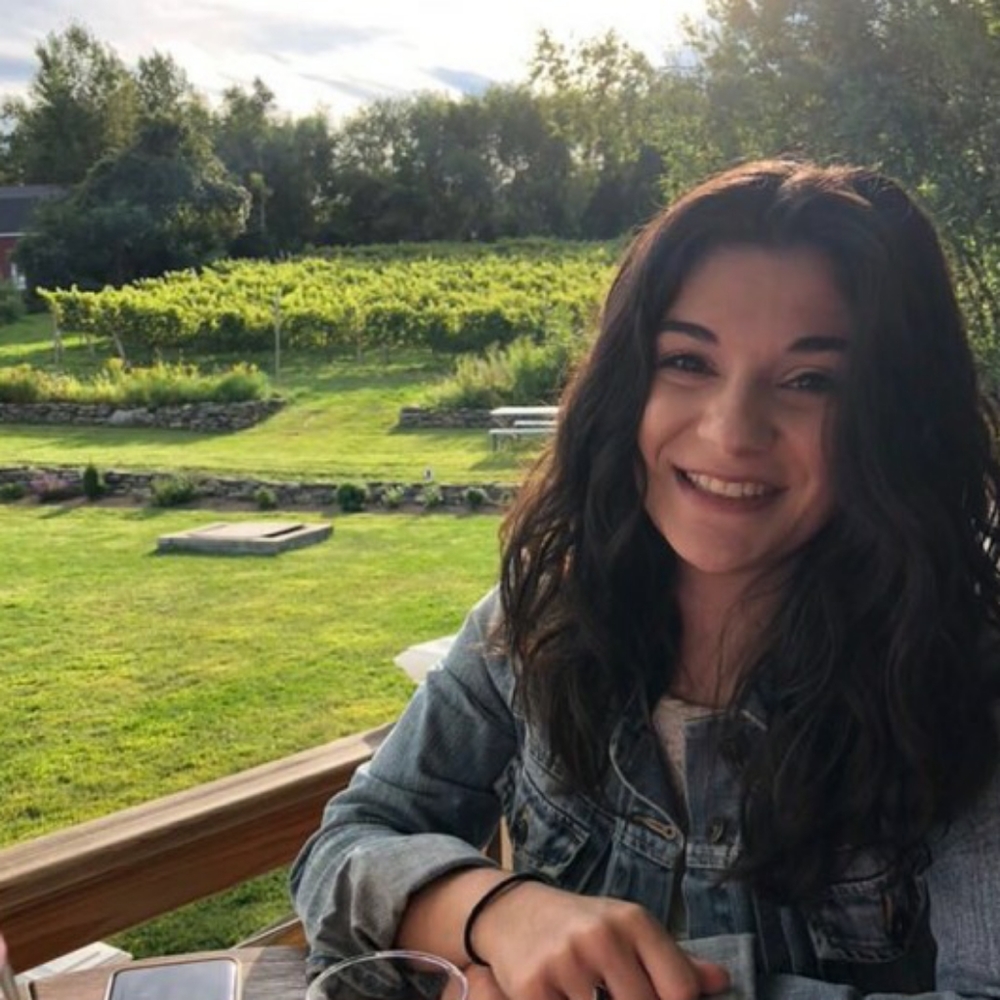Meet your Posher, Karine